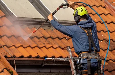 Démoussage et hydrofuge de toiture au Thour